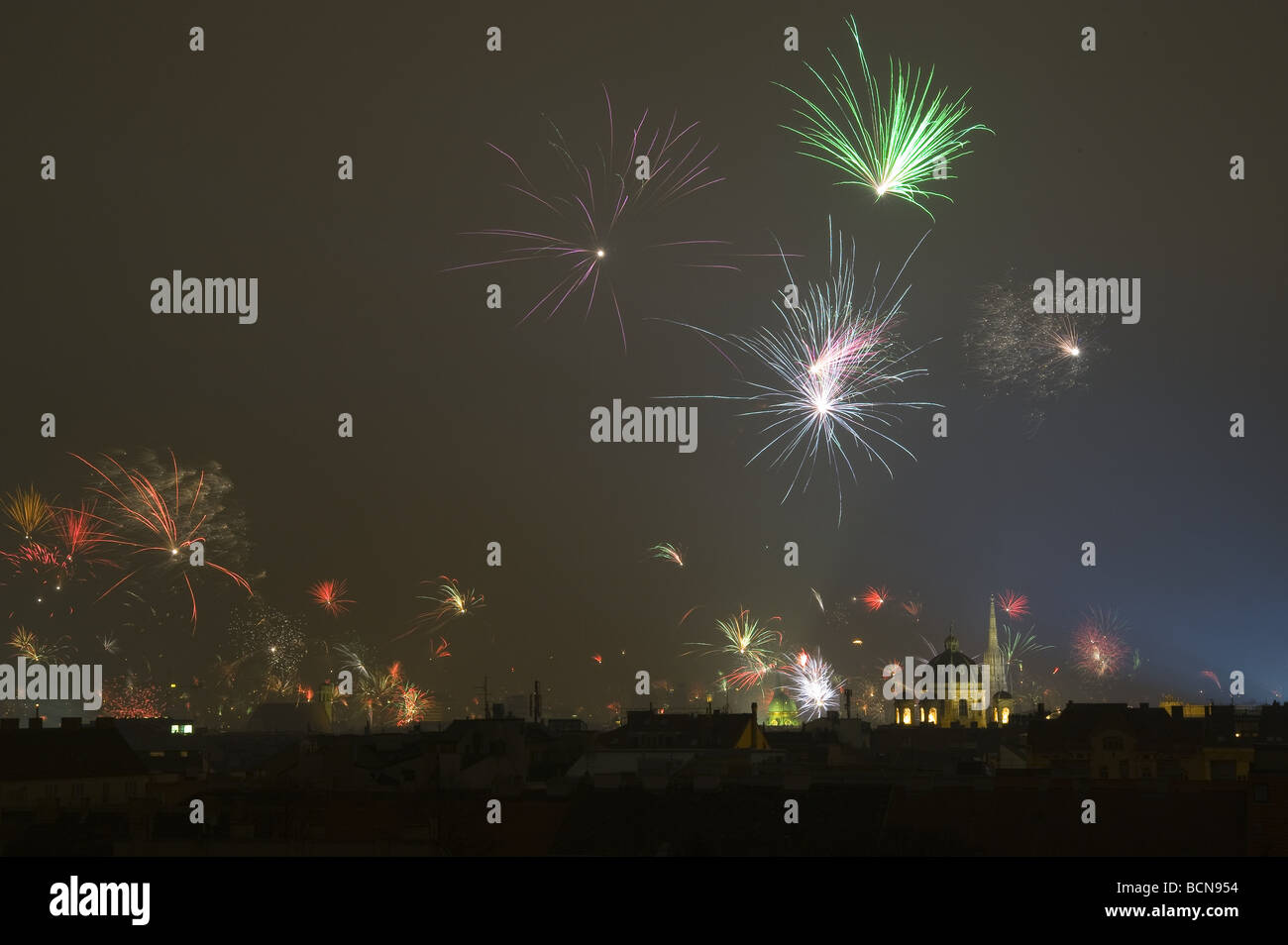 Wien Feuerwerk Vienna Fireworks Stock Photo Alamy