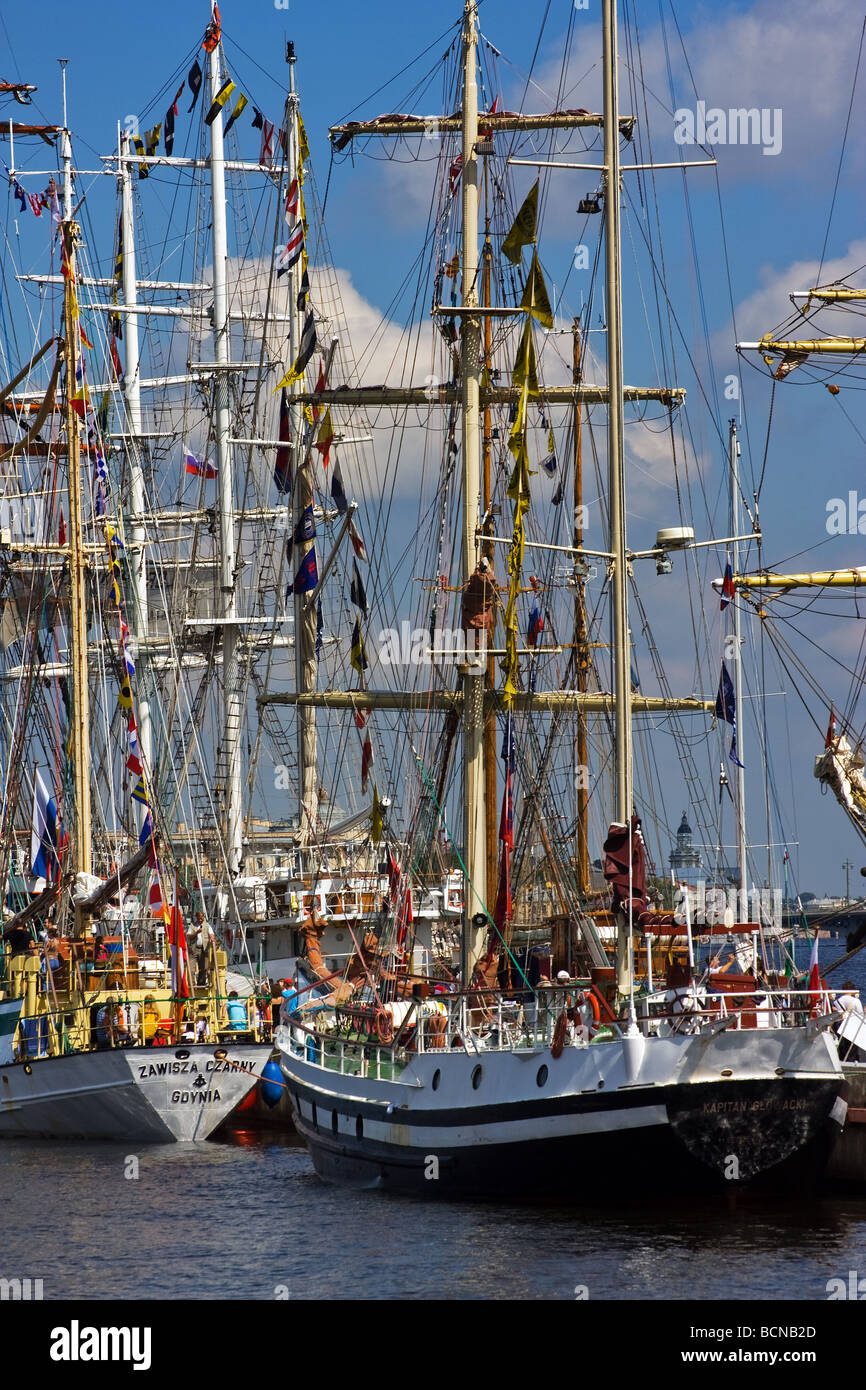 Ship races hi-res stock photography and images - Alamy
