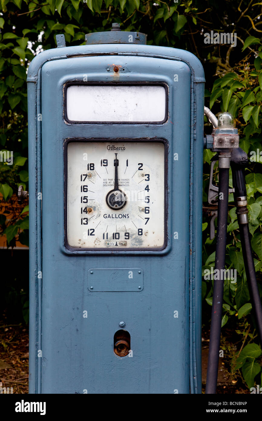 Petrol Pump Uk Filling Up Stock Photos & Petrol Pump Uk