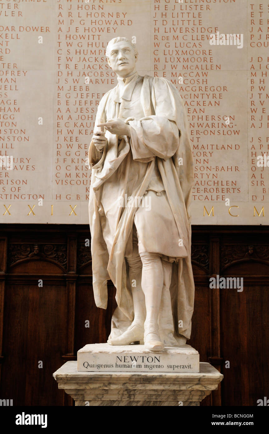 Statue of Sir Isaac Newton in the antechapel of Trinity College Chapel, Cambridge England UK Stock Photo