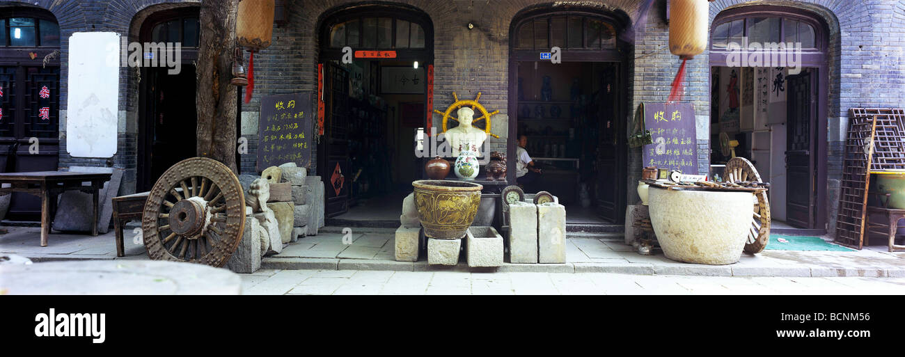 Antique store selling various relics from feudal period to recent times, Zhou Cun, Shandong Province, China Stock Photo