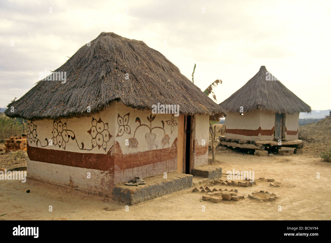 zimbabwe traditional house Stock Photo 25068656 Alamy