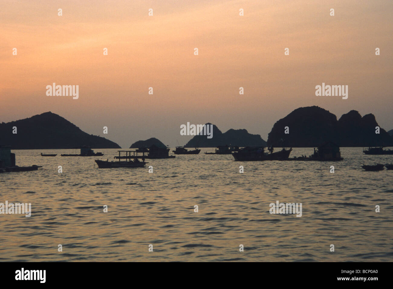 Vietnam war soldier 1970 hi-res stock photography and images - Alamy