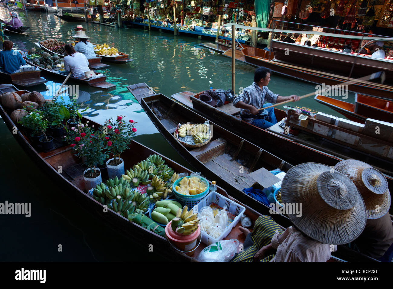 the floating market at Damnoen Saduak, nr Bangkok, Thailand Stock Photo