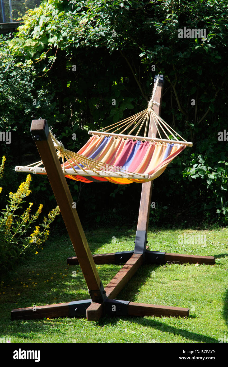 Garden hammocks hi-res stock photography and images - Page 2 - Alamy