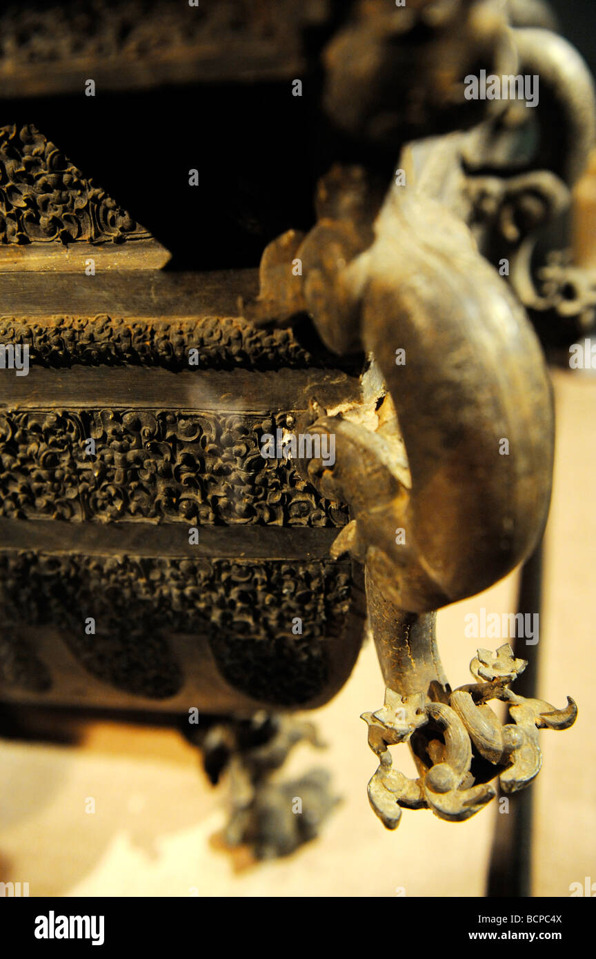 Exquisite detail of bronze food container from The Warring States period from Chu State, Capital Museum, Beijing, China Stock Photo