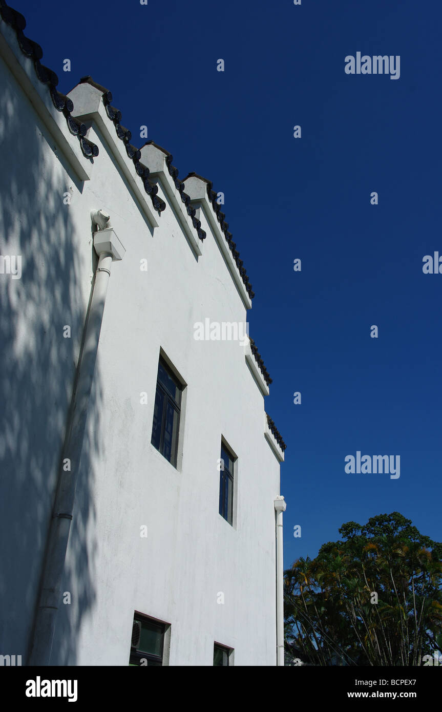 White house on blue sky Stock Photo - Alamy