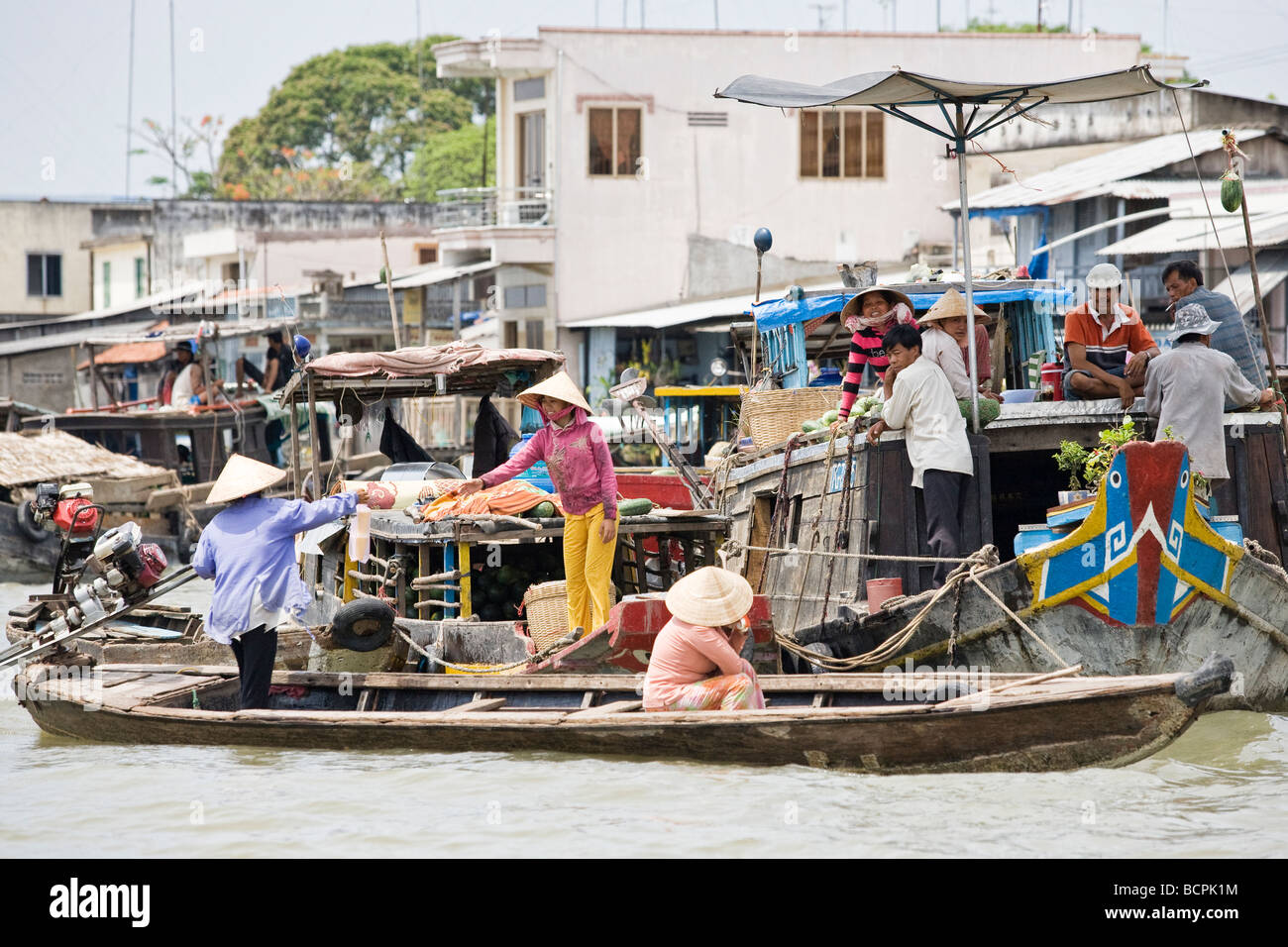 Floating village in the Mekong Delta, Vietnam Stock Photo - Alamy