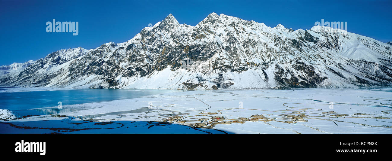 Majestic landscape of Tibetan Plateau in winter, Tibet, China Stock ...