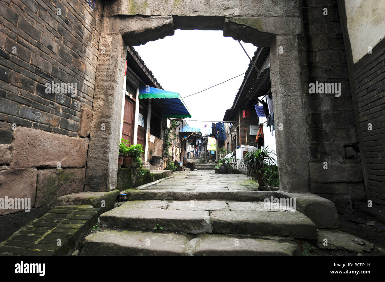 old-houses-built-in-ming-and-qing-dynasty-lizhuang-ancient-town