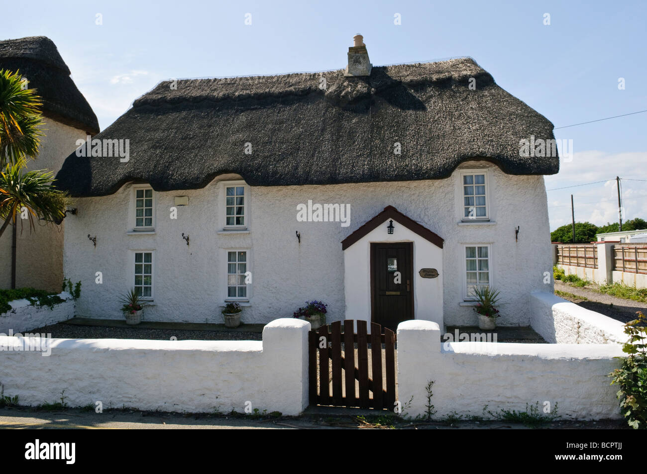 Thatched cottage, Kilmore Quay, County Wexford, Republic of Ireland, Eire Stock Photo Alamy