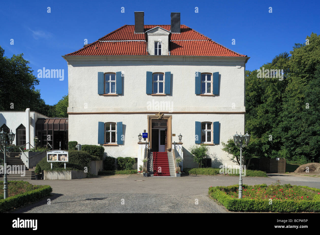 Route der Industriekultur, Haus Goldschmieding, Freitreppe mit rotem Teppich, Castrop-Rauxel, Ruhrgebiet, Nordrhein-Westfalen Stock Photo
