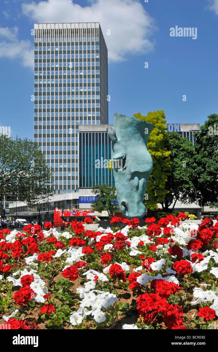 The Marble Arch traffic junction and roundabout with summer flower beds ...