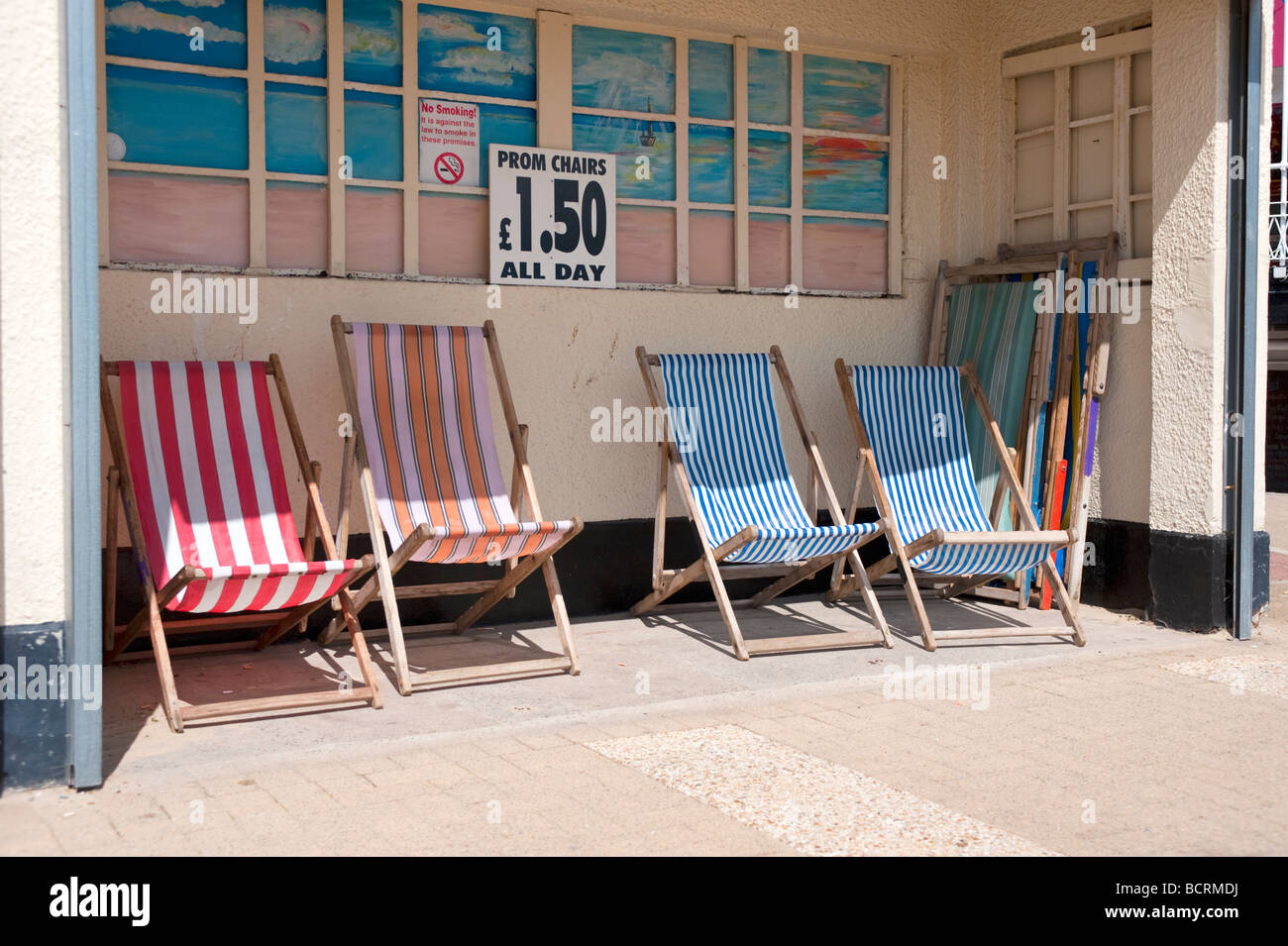 Deck chairs for hire hi-res stock photography and images - Alamy