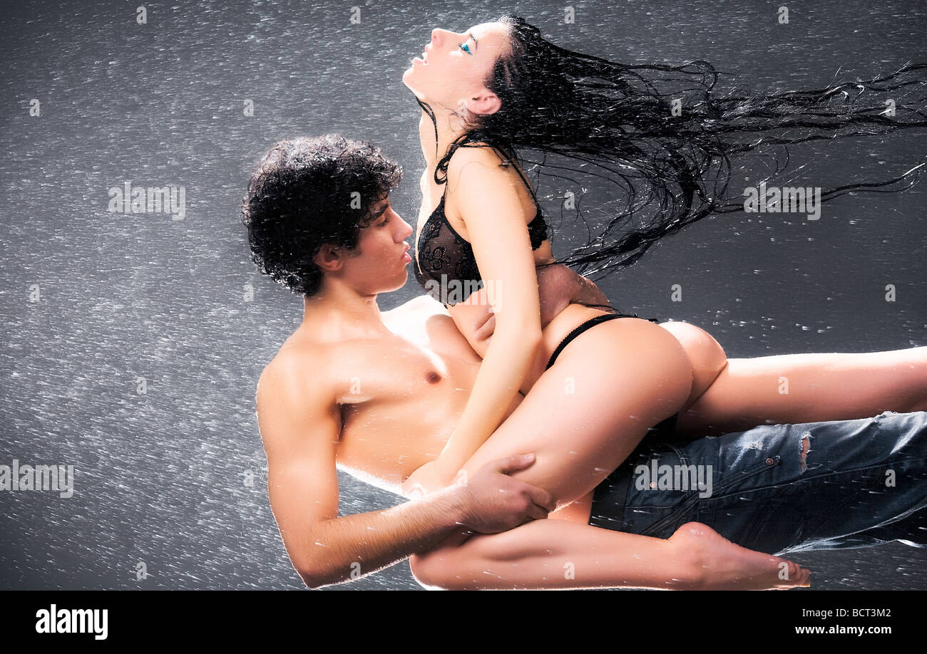 Young sexy couple Water studio photo Stock Photo - Alamy