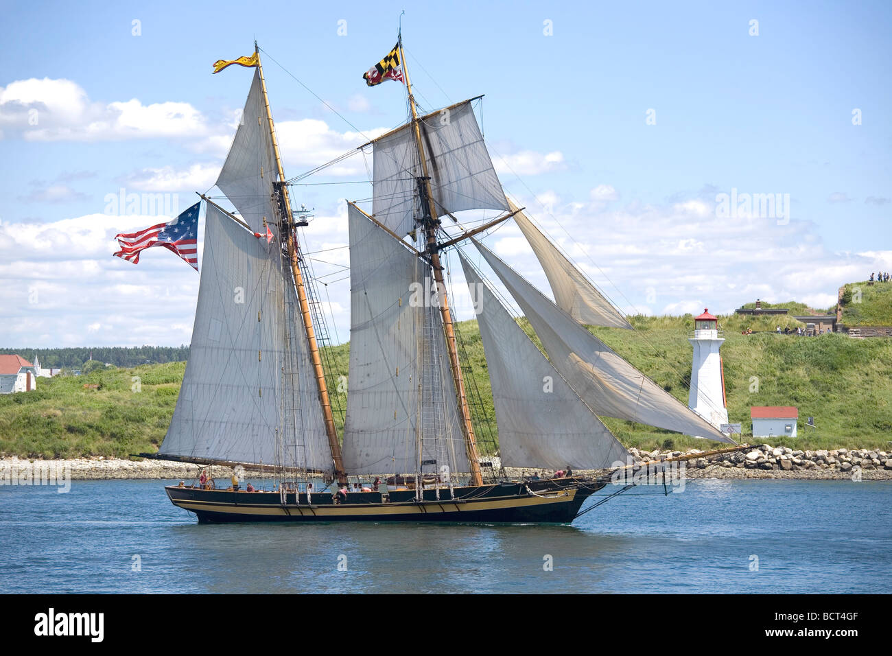 Tall ships hi-res stock photography and images - Alamy