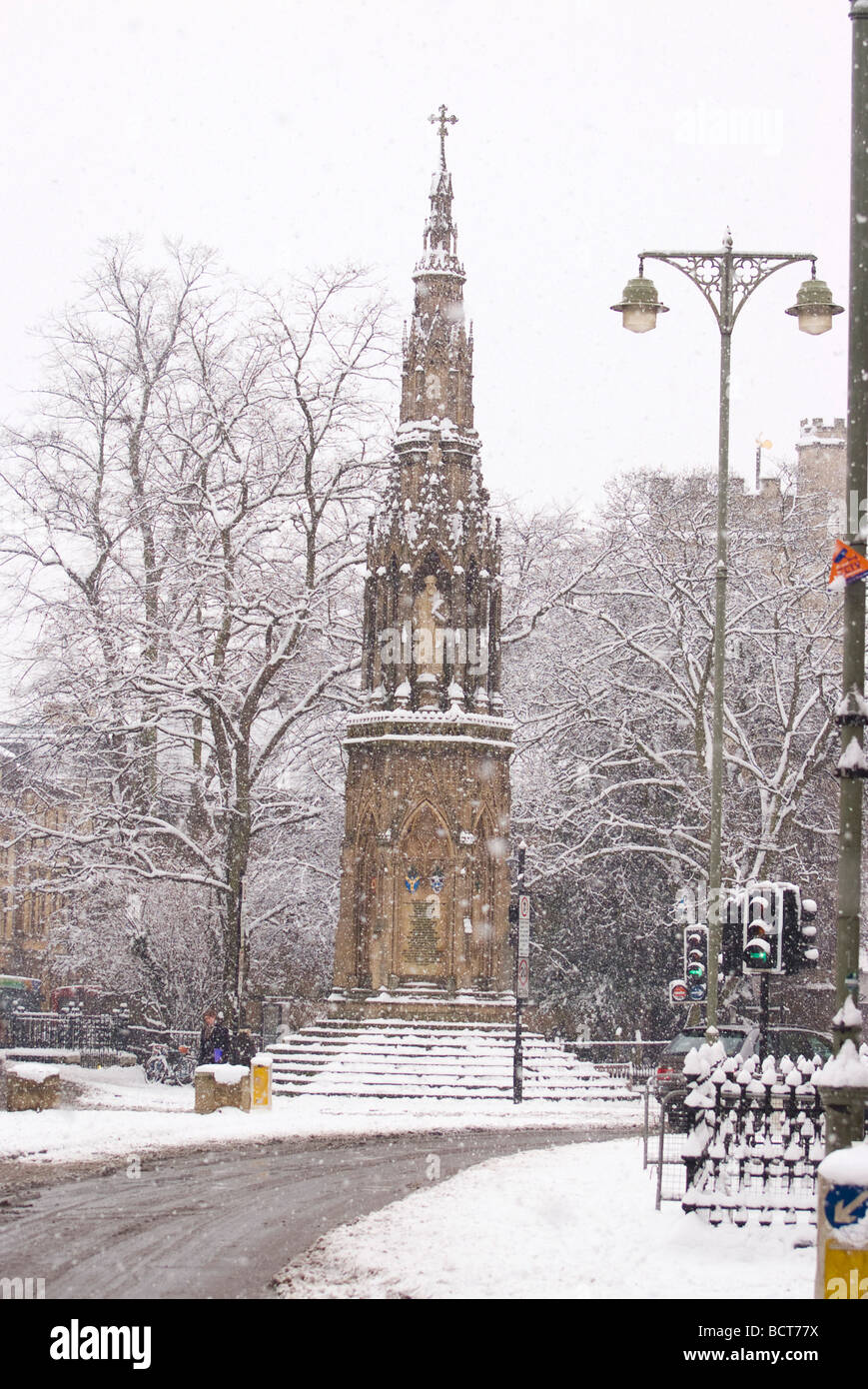 Snow covered Martyrs Monument in Oxford Stock Photo