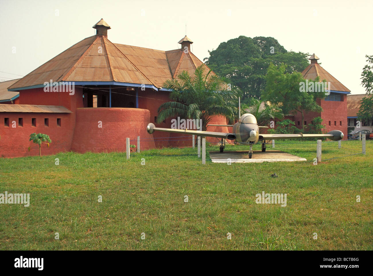 Elk151 1958 Ghana Kumasi Kumasi Fort 1897 exterior fortifications Stock