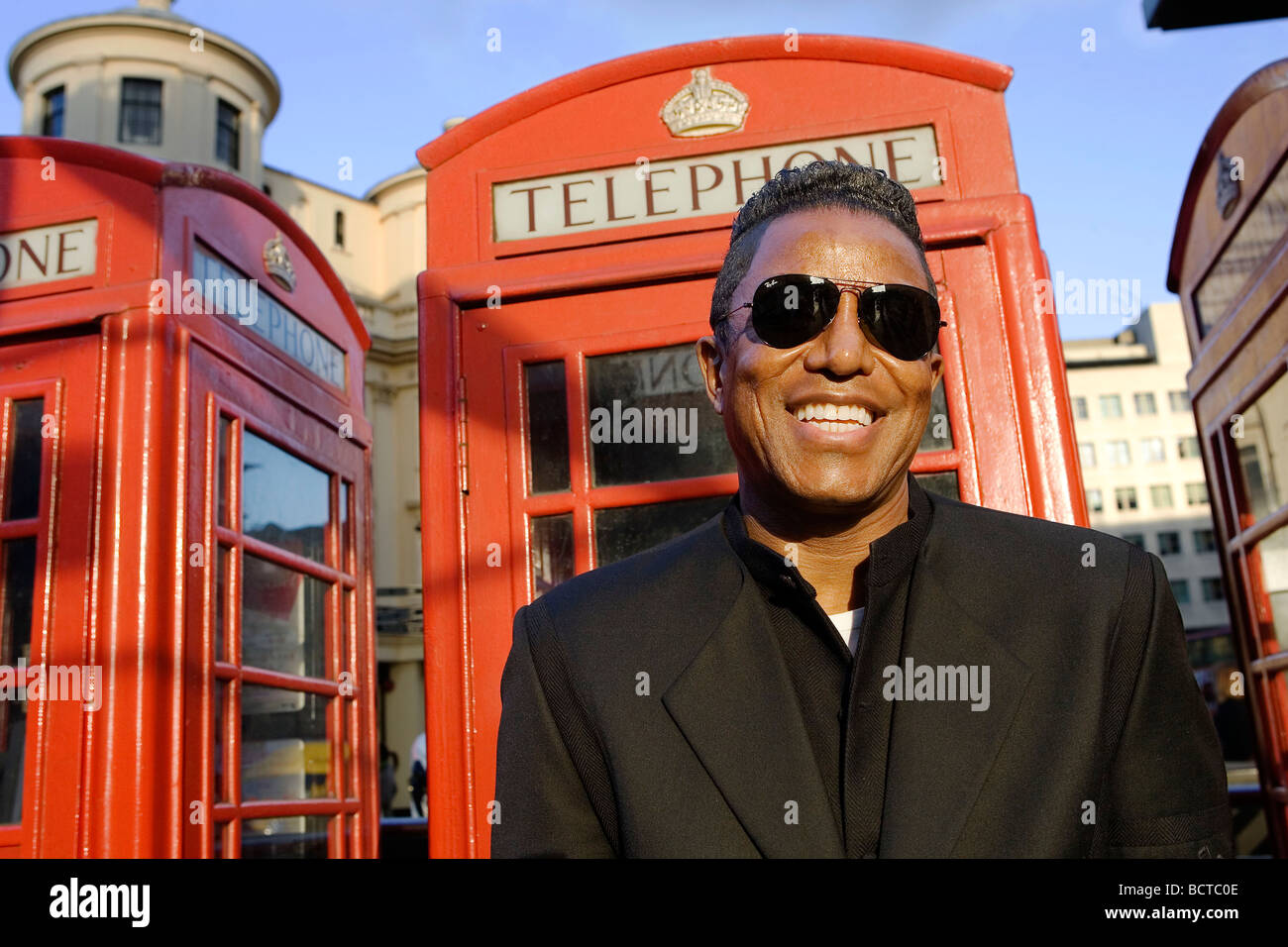 Jermaine Jackson poses for photographs in Trafalgar Square, London Stock Photo