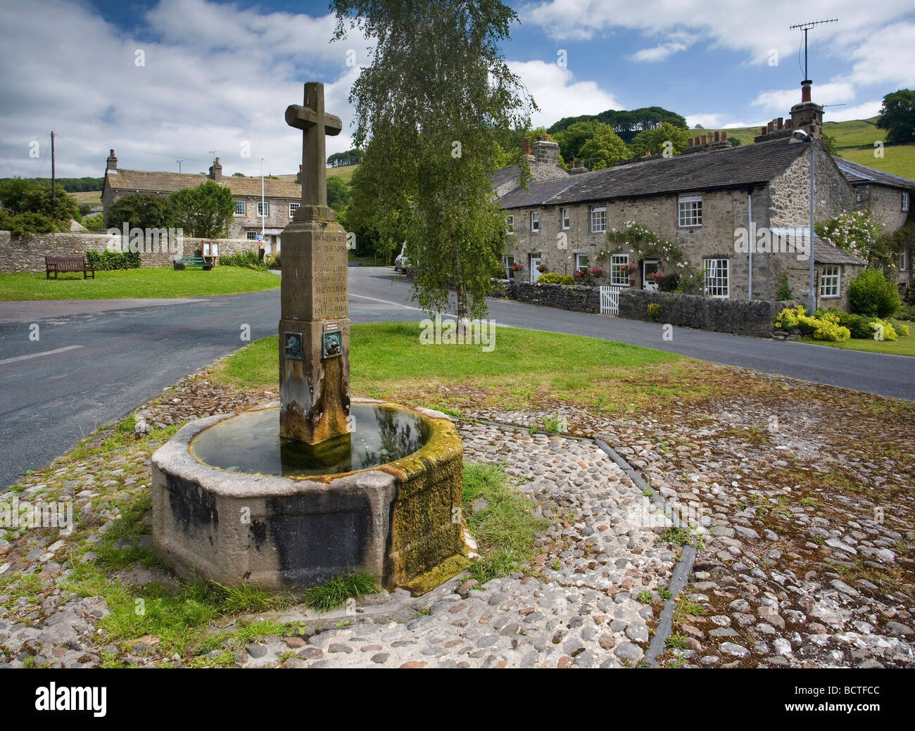 The Quaint and unspoilt Yorkshire Dales Village of Langcliffe, near the market town of Settle in the Craven District Stock Photo