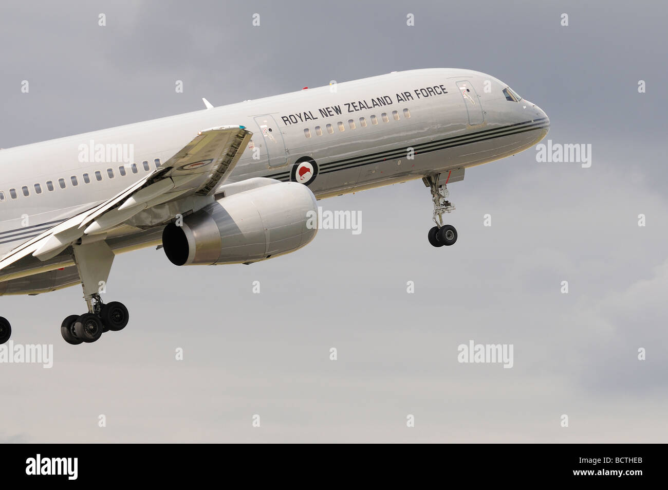 A very clean and shiny Royal New Zealand Air Force Boeing 757 Airliner from 40 Squadron takes off at the 2009 RIAT Stock Photo