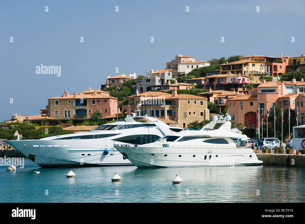 yacht marina sardinien