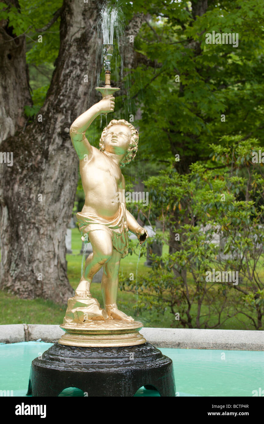 Brass water fountain hi-res stock photography and images - Alamy
