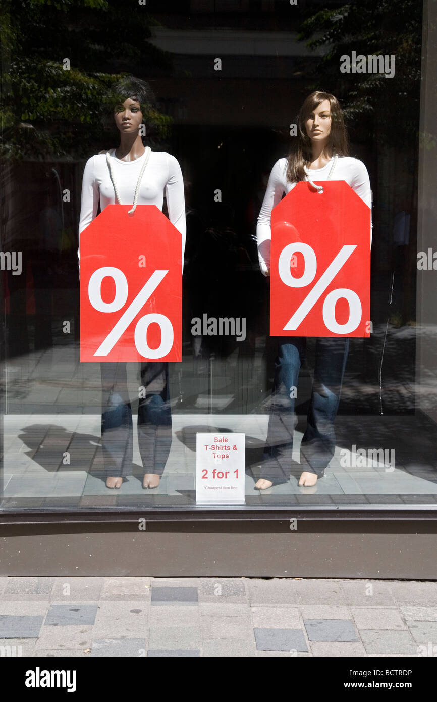mannequins in a glasgow clothing shop Stock Photo Alamy