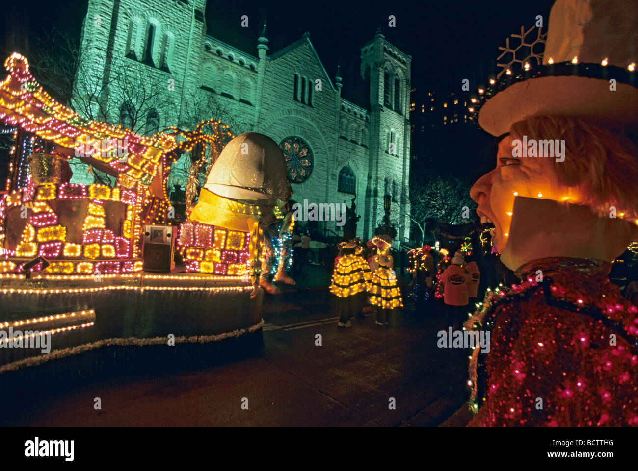 THE ANNUAL HOLIDAZZLE PARADE ON THE NICOLLET MALL IN DOWNTOWN