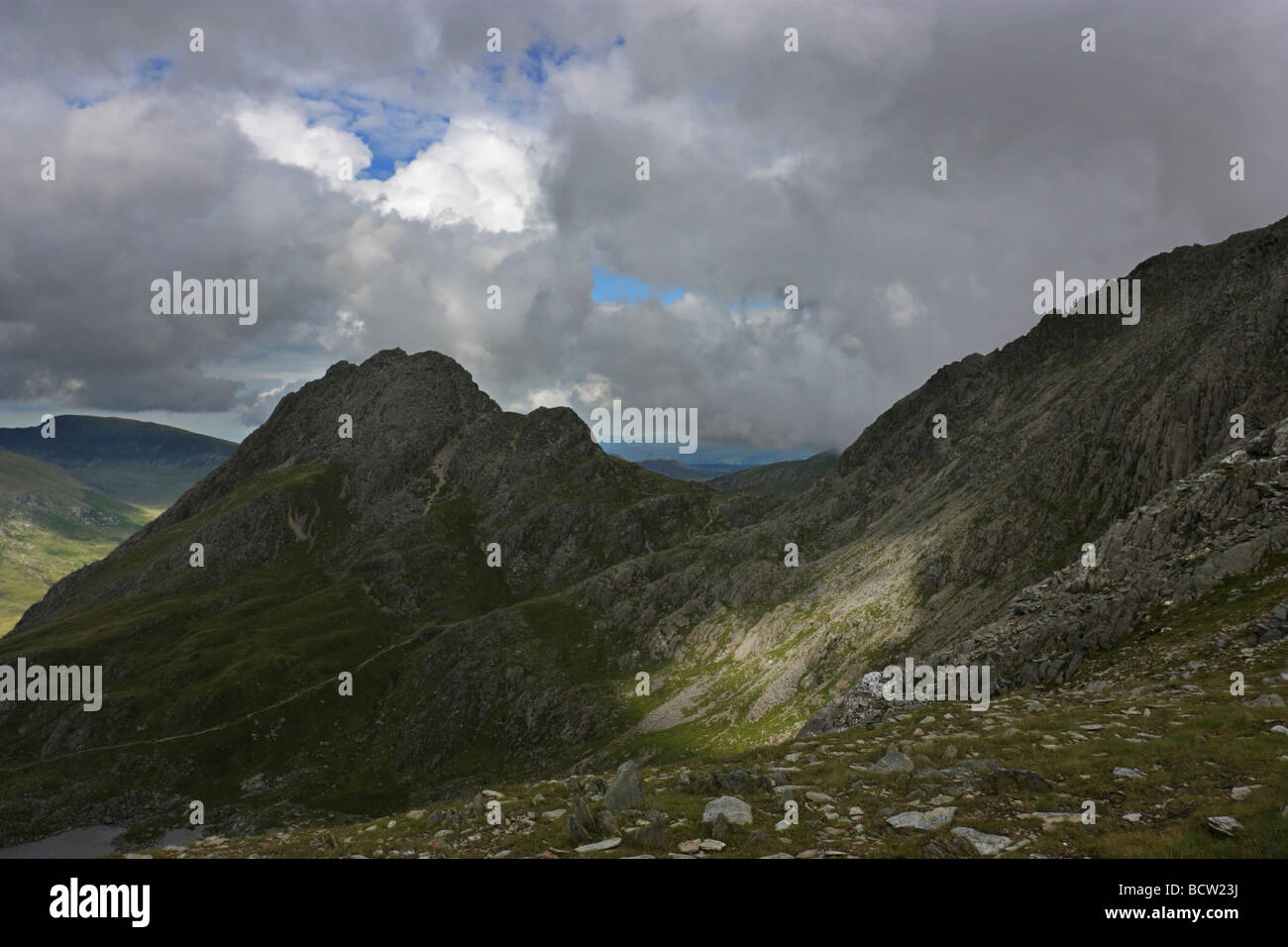 Tryfan and Bristly Ridge, part of the Bochlwyd Horseshoe - a famous ridge scrambling route in Snowdonia, North Wales Stock Photo