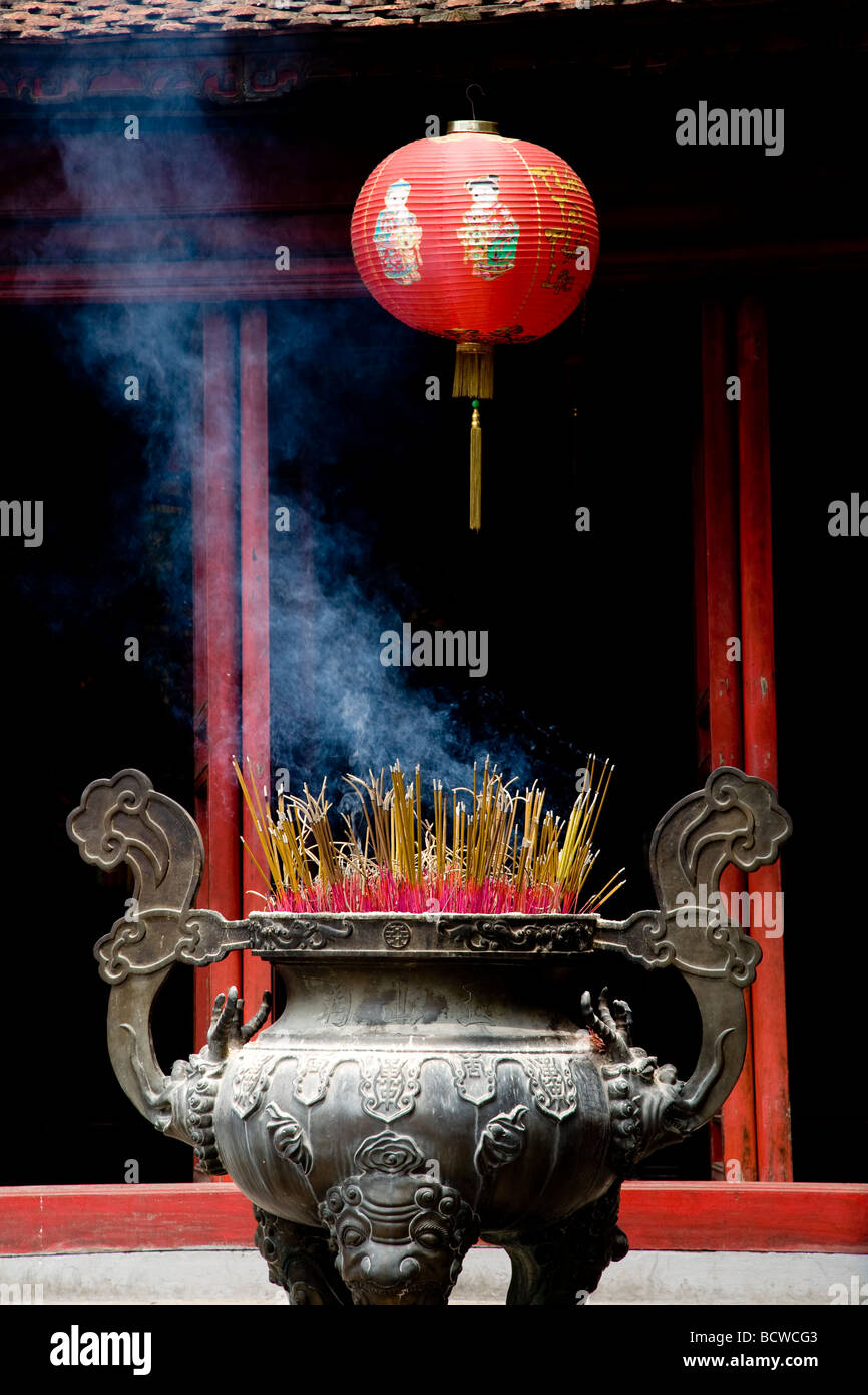 Vietnamese insence sticks hi-res stock photography and images - Alamy