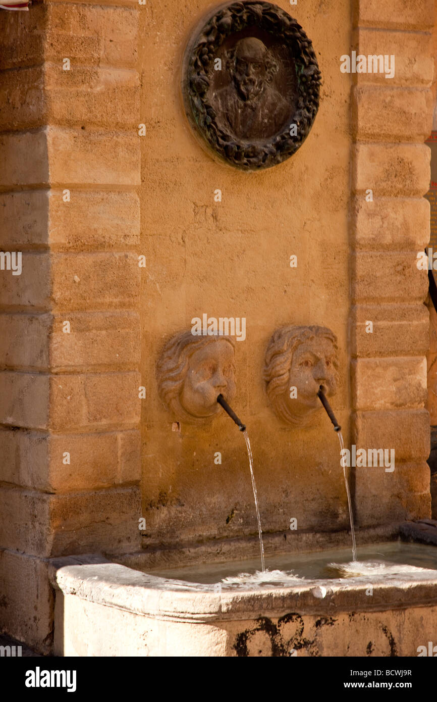 Square aix en provence france hi-res stock photography and images - Alamy