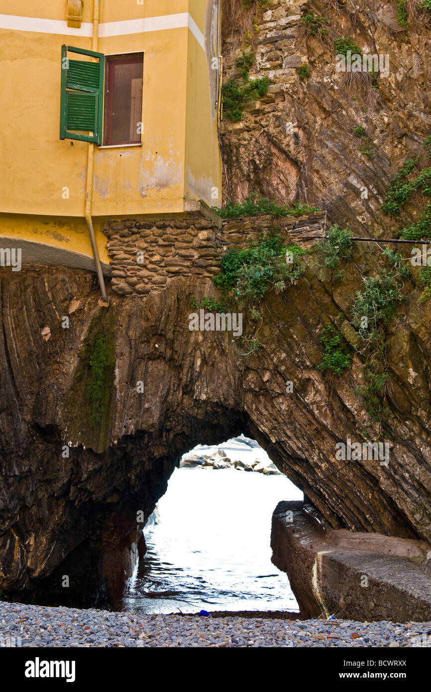 vernazza cinque terre cave of the devil Stock Photo Alamy