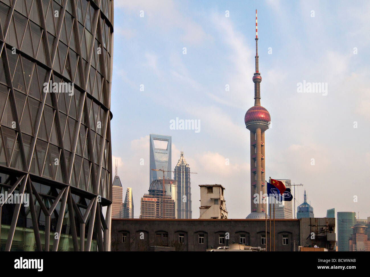 Shanghai skyline city skyscrapers hi-res stock photography and images ...