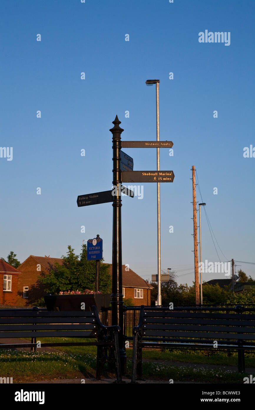 Canal sign post in stretton staffordshire hires stock photography and