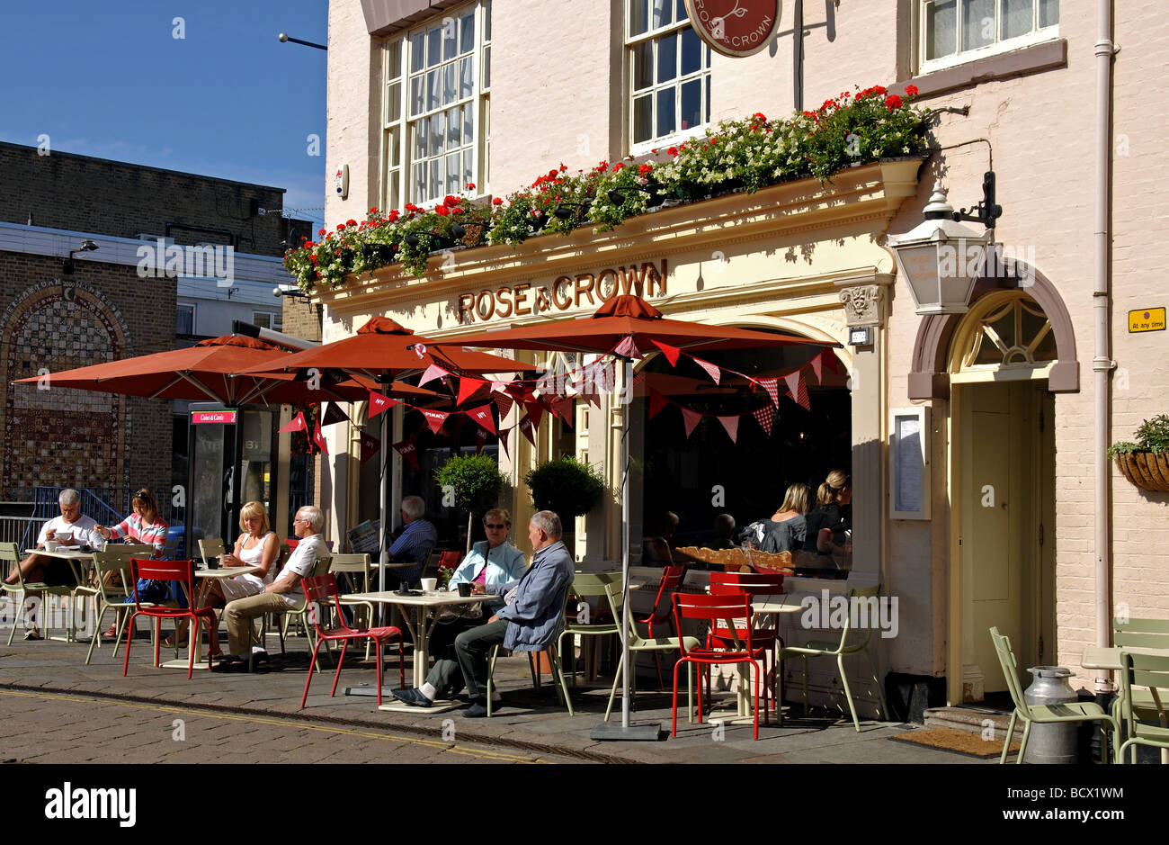 The Rose and Crown pub, Warwick, Warwickshire, England, UK Stock Photo -  Alamy