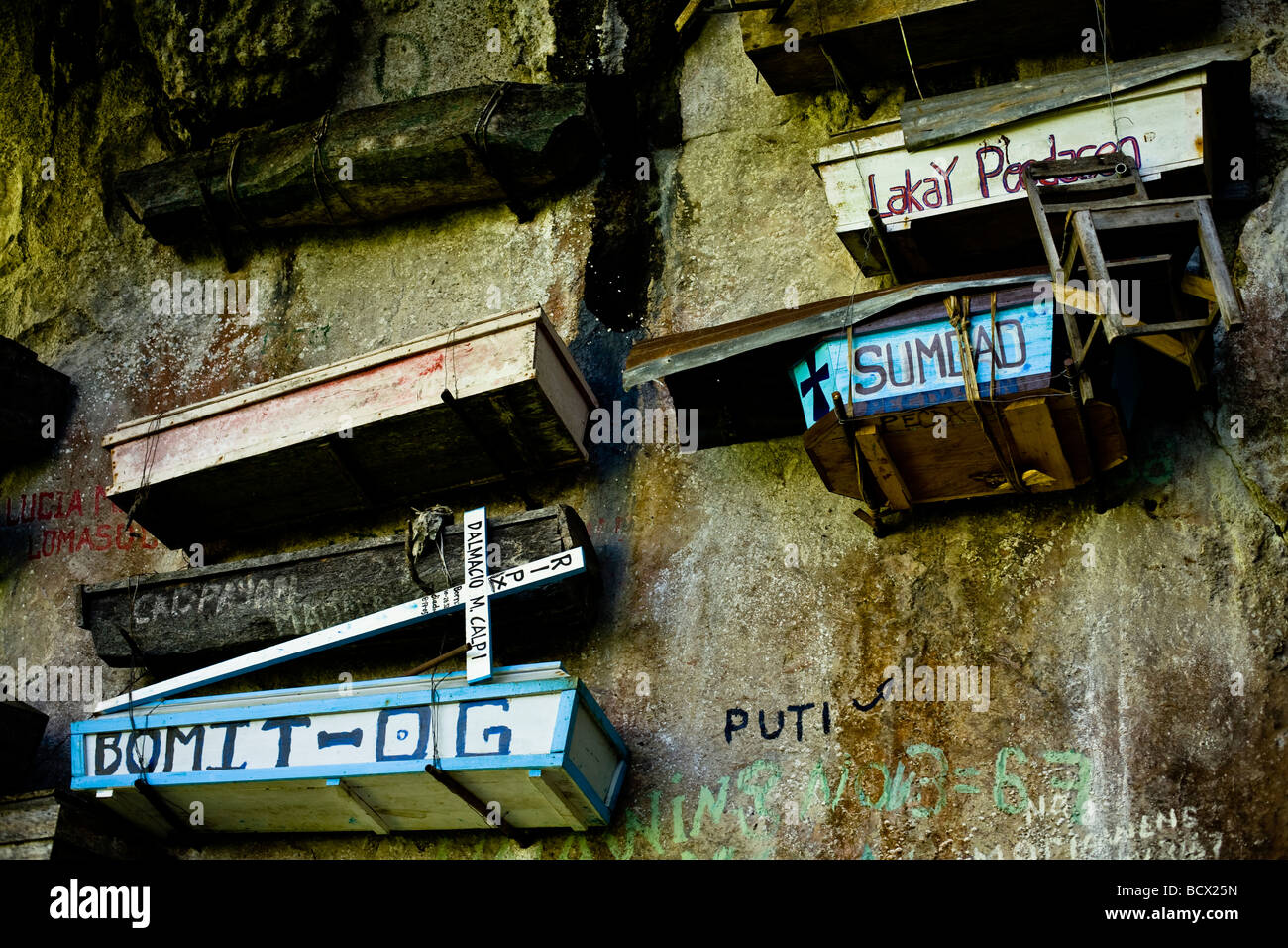 The famous hanging coffins of Sagada in the Philippines Stock Photo