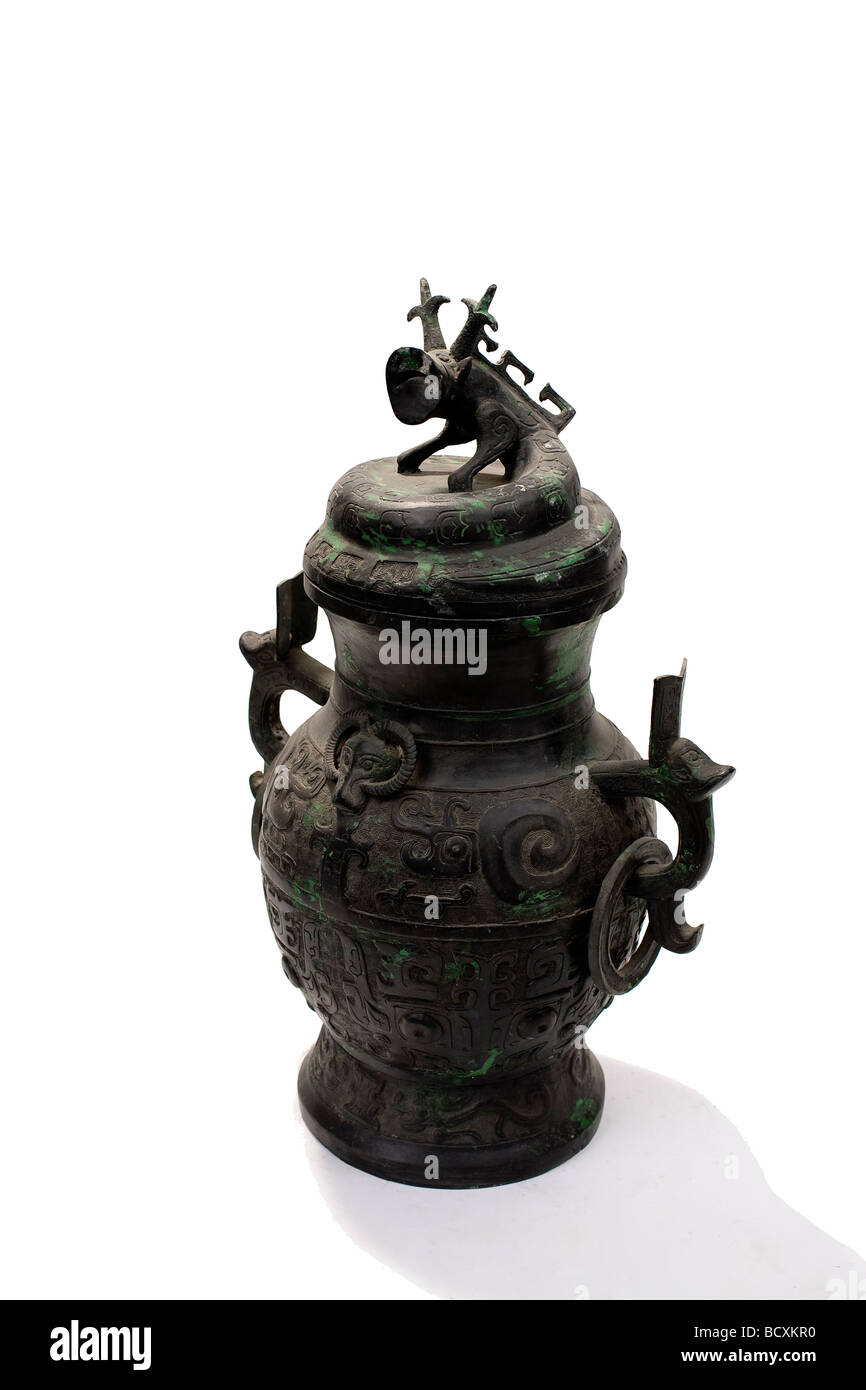 Antique chinese bronze vase hi-res stock photography and images - Alamy