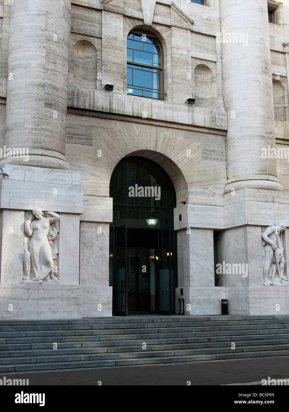borsa di milano, piazza affari, palazzo mezzanotte, milan, italy Stock  Photo - Alamy