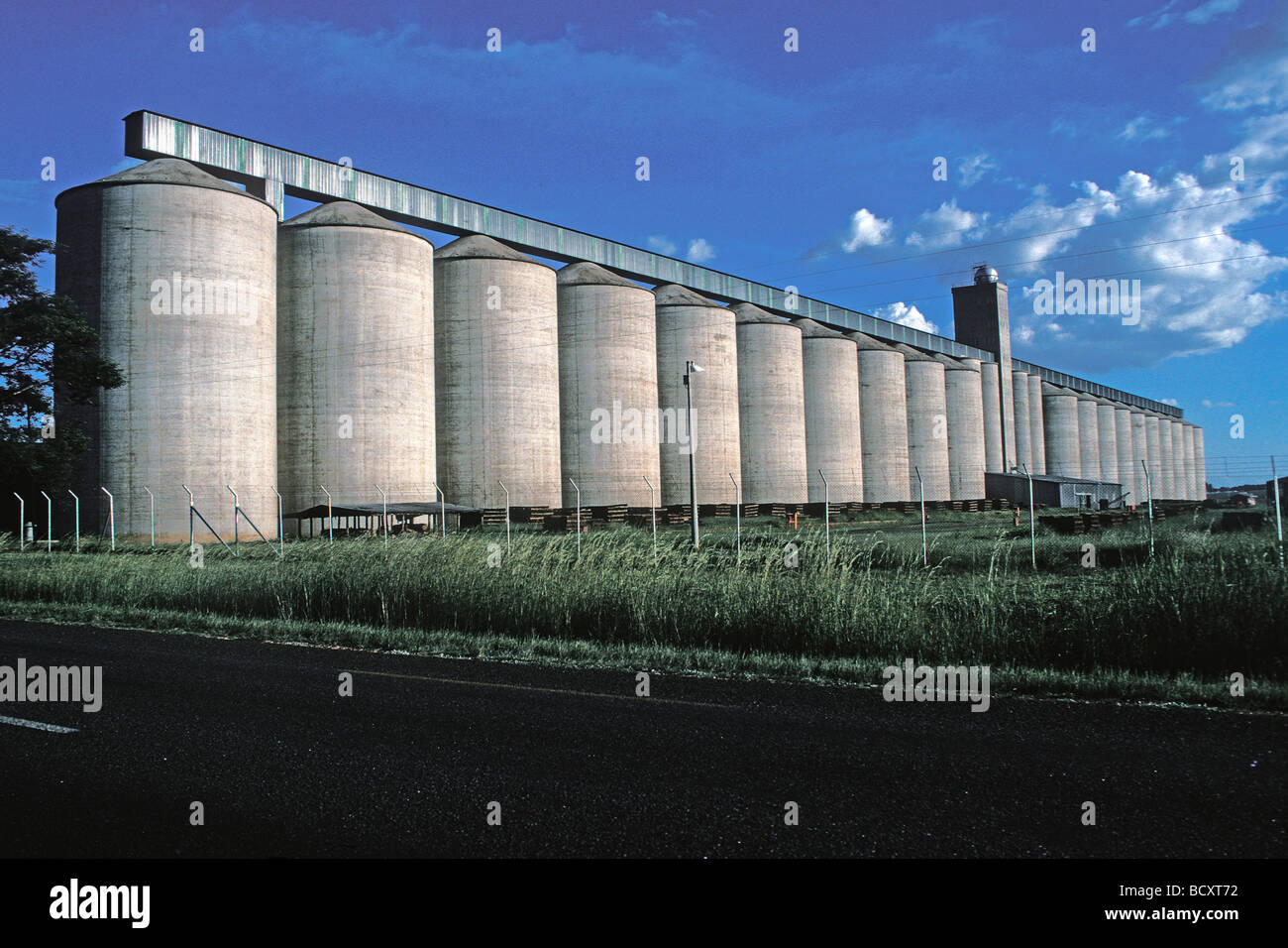 Maize storage africa hires stock photography and images Alamy