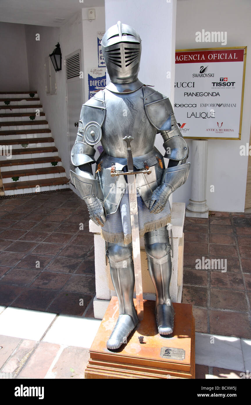 Plate armour hi-res stock photography and images - Alamy