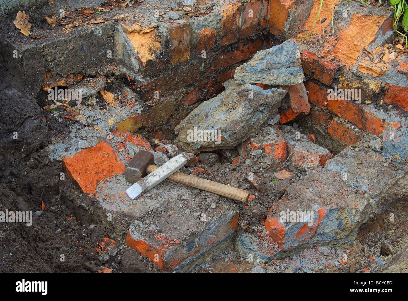 Hammer und Meißel hammer and chisel 06 Stock Photo Alamy