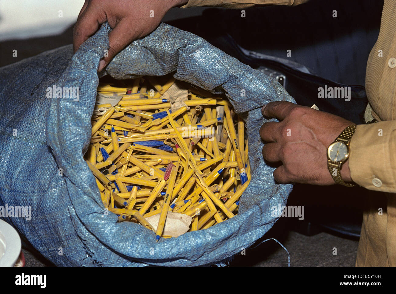 Thirty-two kilos of white heroin found hidden inside pens Rawlpindi Pakistan Stock Photo