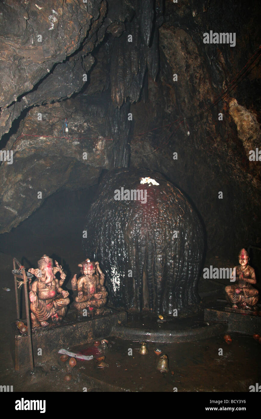 The Shiva Lingam (shivling or shiv linga) in Kavla (Kavala) Caves in the Dandeli Wildlife Sanctuary of Karnataka, India. Stock Photo