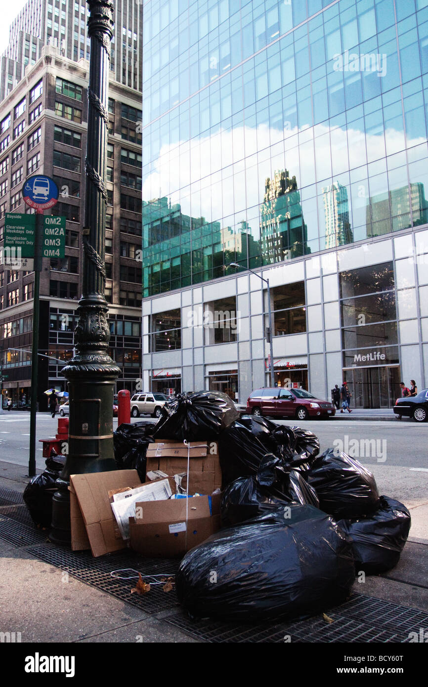 Trash on Manhattan street Stock Photo Alamy