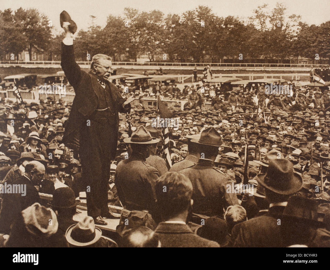 Theodore D. Roosevelt giving a speech on Long Island in 1917.  Theodore Roosevelt Jr. 1858 – 1919. 26th President of the USA. Stock Photo