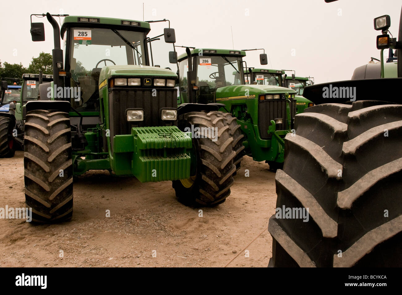 Tractors and combine harvesters rev their engines for the sixth