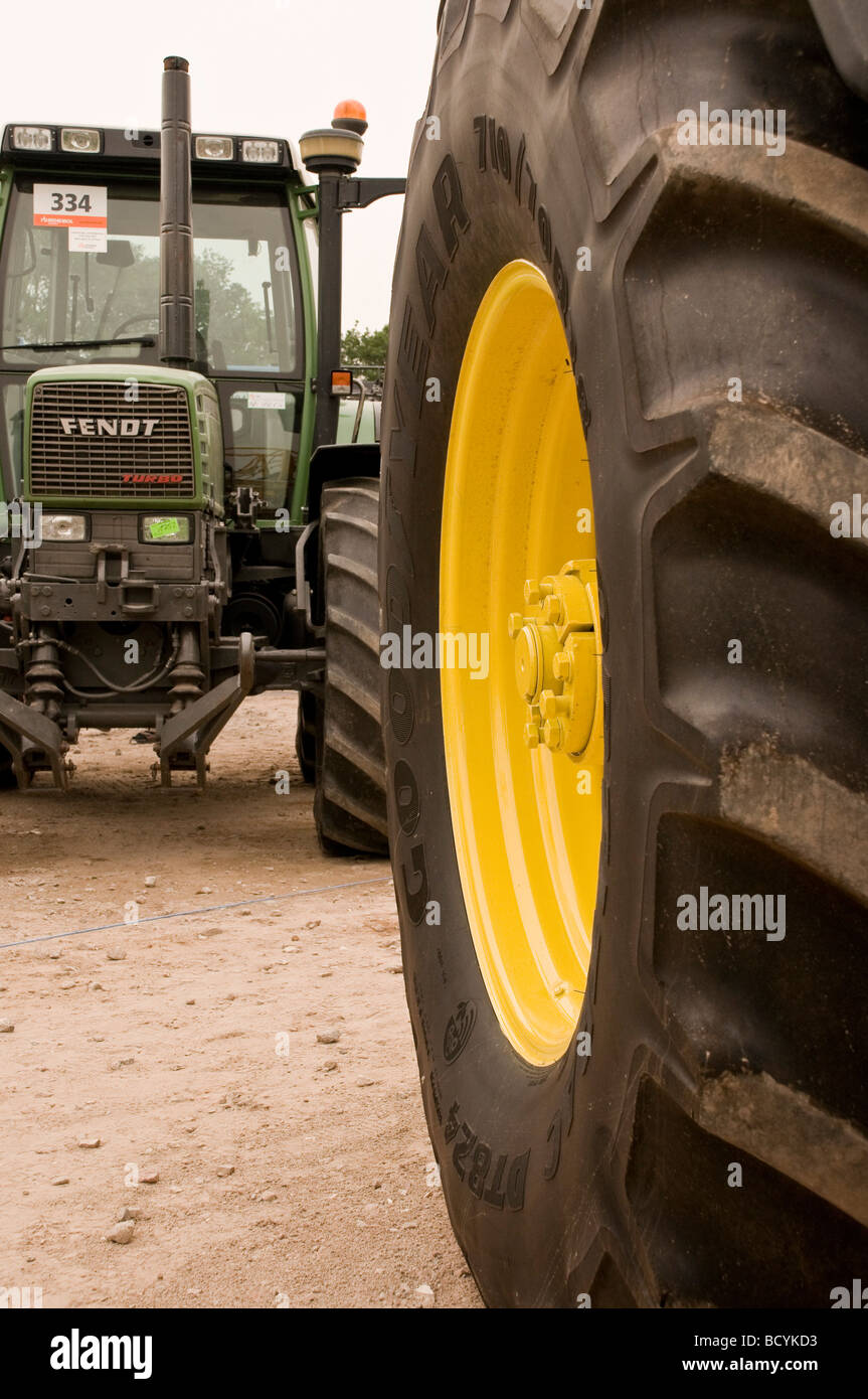 Tractors and combine harvesters rev their engines for the sixth