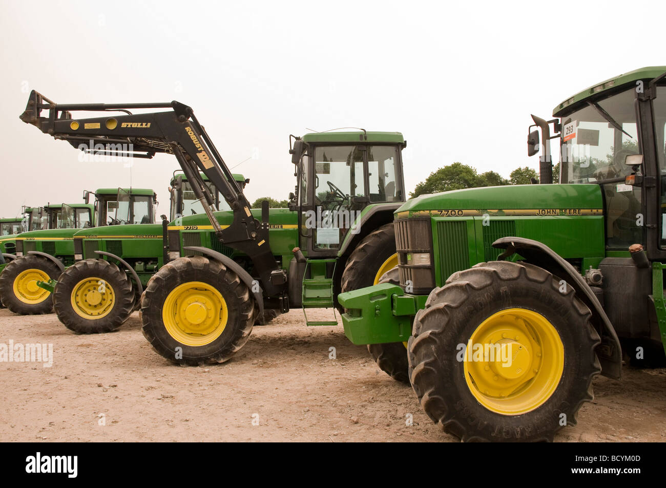 Tractors and combine harvesters rev their engines for the sixth