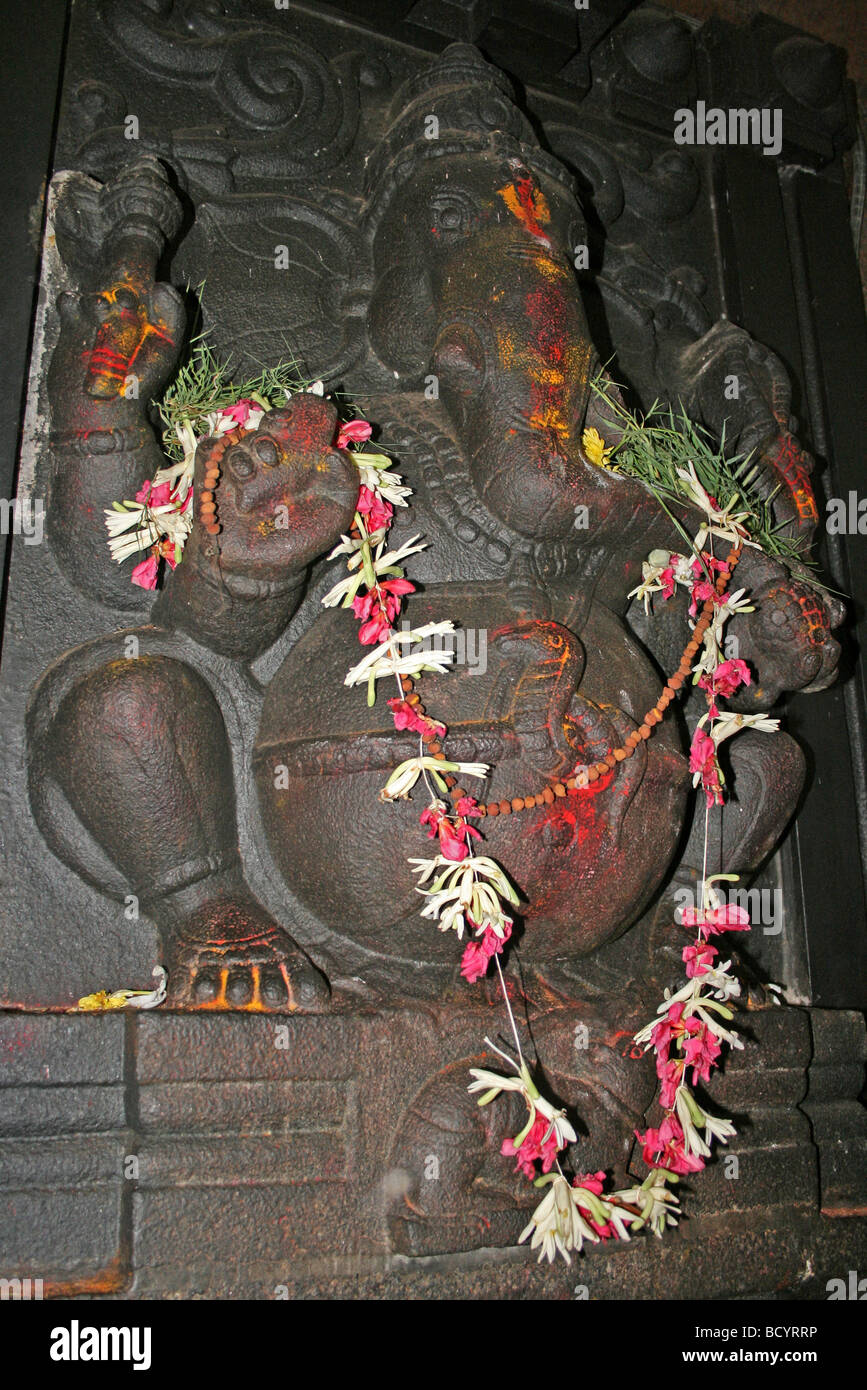 Large Ganesh Murti In The Dodda Ganapathi Temple, Bangalore, India Stock Photo